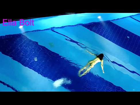 ❤️ หยุดดูไม่ได้เลย หนุ่มผมบลอนด์โดนจับได้ว่ายเปลือยกายอยู่ใน ELLA BOLT resort pool ️ เย็ดกัน ที่เรา ❤